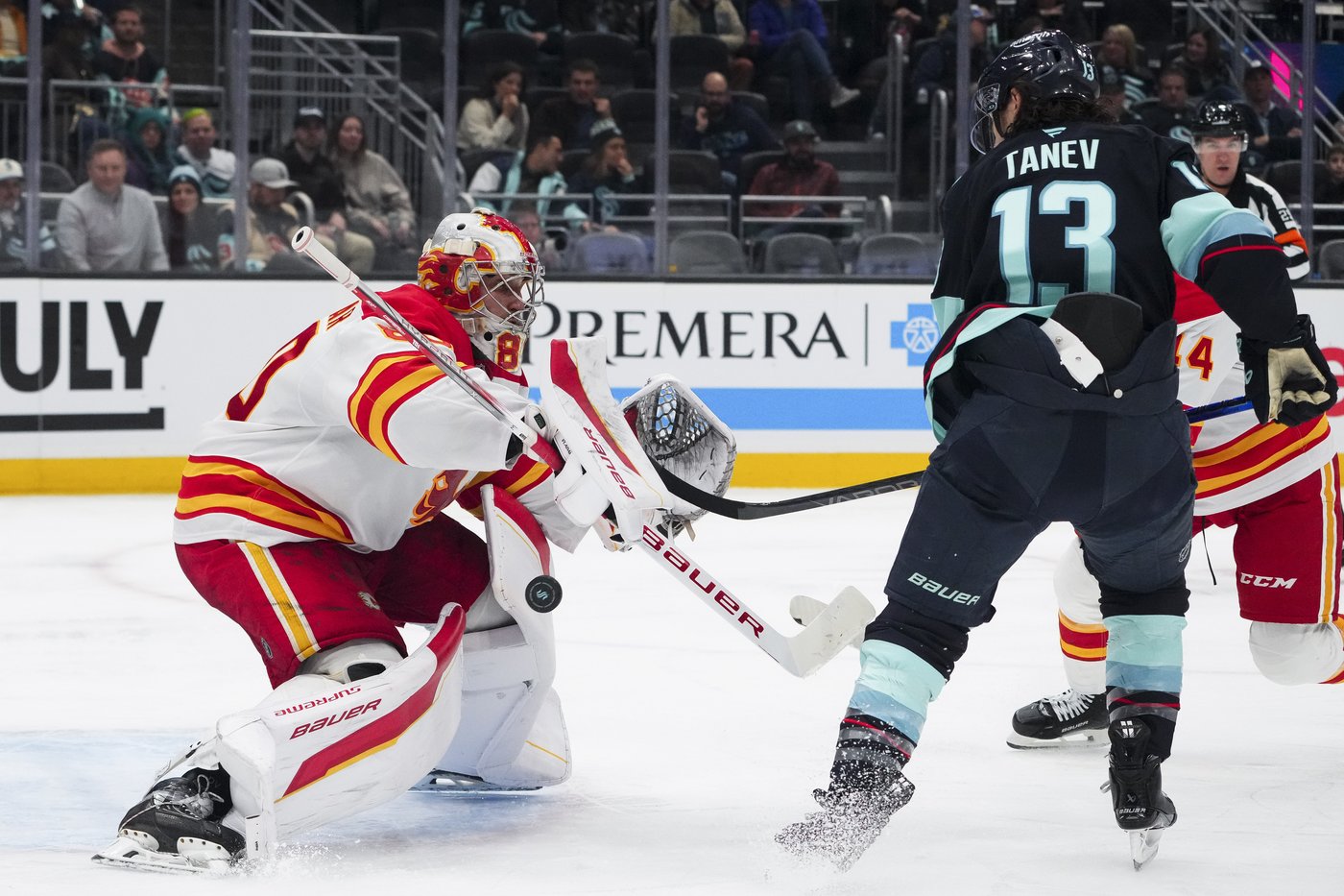 Flames score three times in first period, hang on to beat Kraken 3-2 | iNFOnews.ca Flames score three times in first period, hang on to beat Kraken 3-2 | iNFOnews.ca