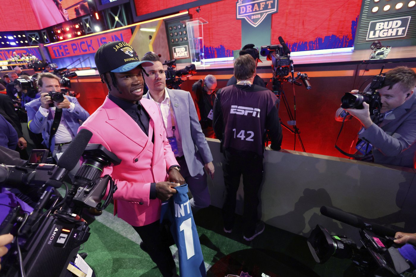 PHOTO COLLECTION: NFL Draft | iNFOnews.ca PHOTO COLLECTION: NFL Draft | iNFOnews.ca