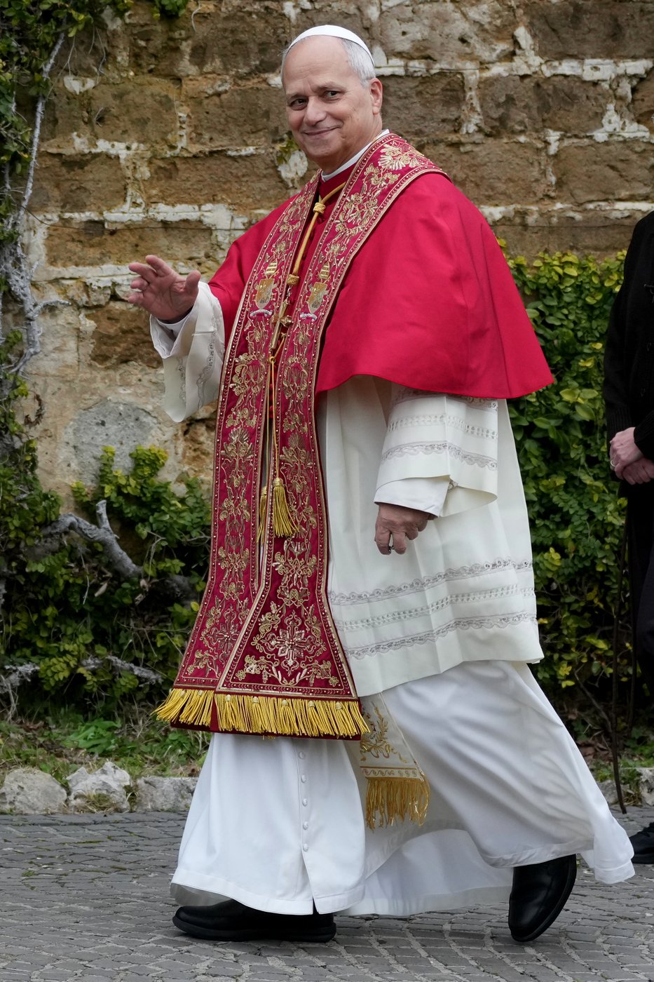 Pope gets invitation to visit Peru during a Vatican garden party, then stays for lunch | iNFOnews.ca Pope gets invitation to visit Peru during a Vatican garden party, then stays for lunch | iNFOnews.ca