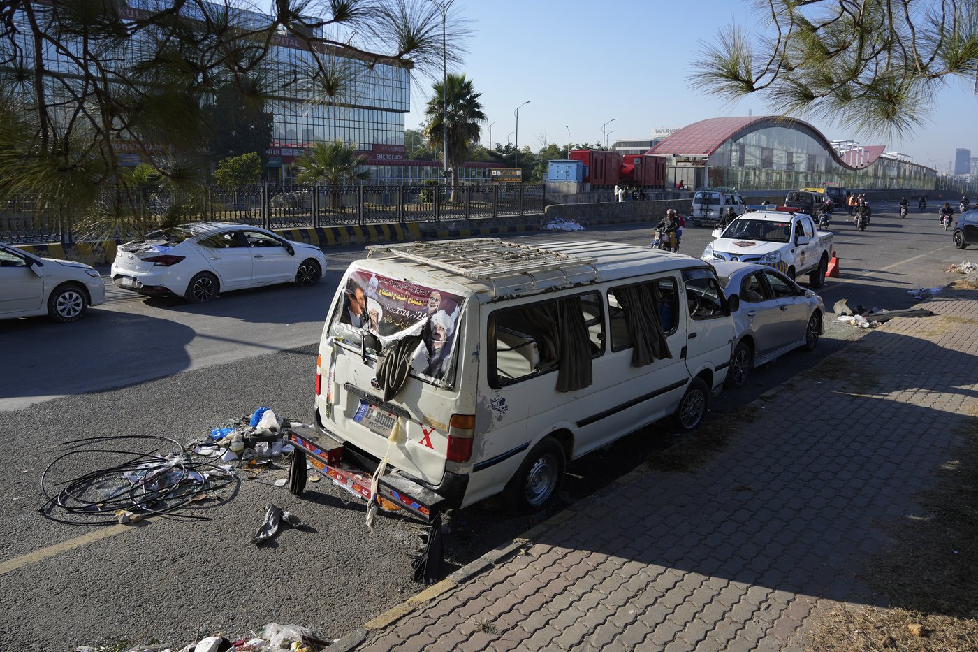 Pakistan ends lockdown of its capital after Imran Khan supporters are dispersed by police | iNFOnews.ca