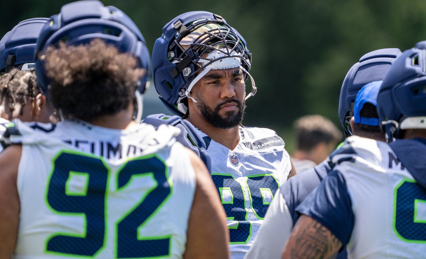 Seahawks players receive Super Bowl 60 rings to commemorate franchise's 2nd title | iNFOnews.ca
