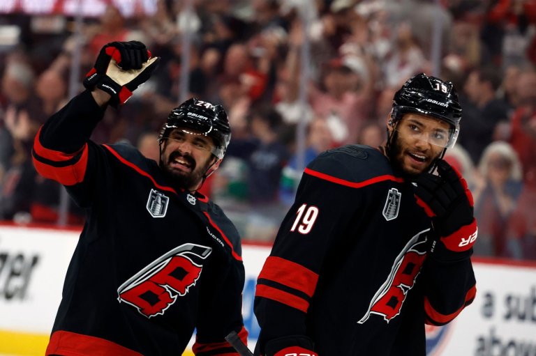 Hurricanes' Jarvis still grinding back from shoulder surgery as Stanley Cup champions open season | iNFOnews.ca