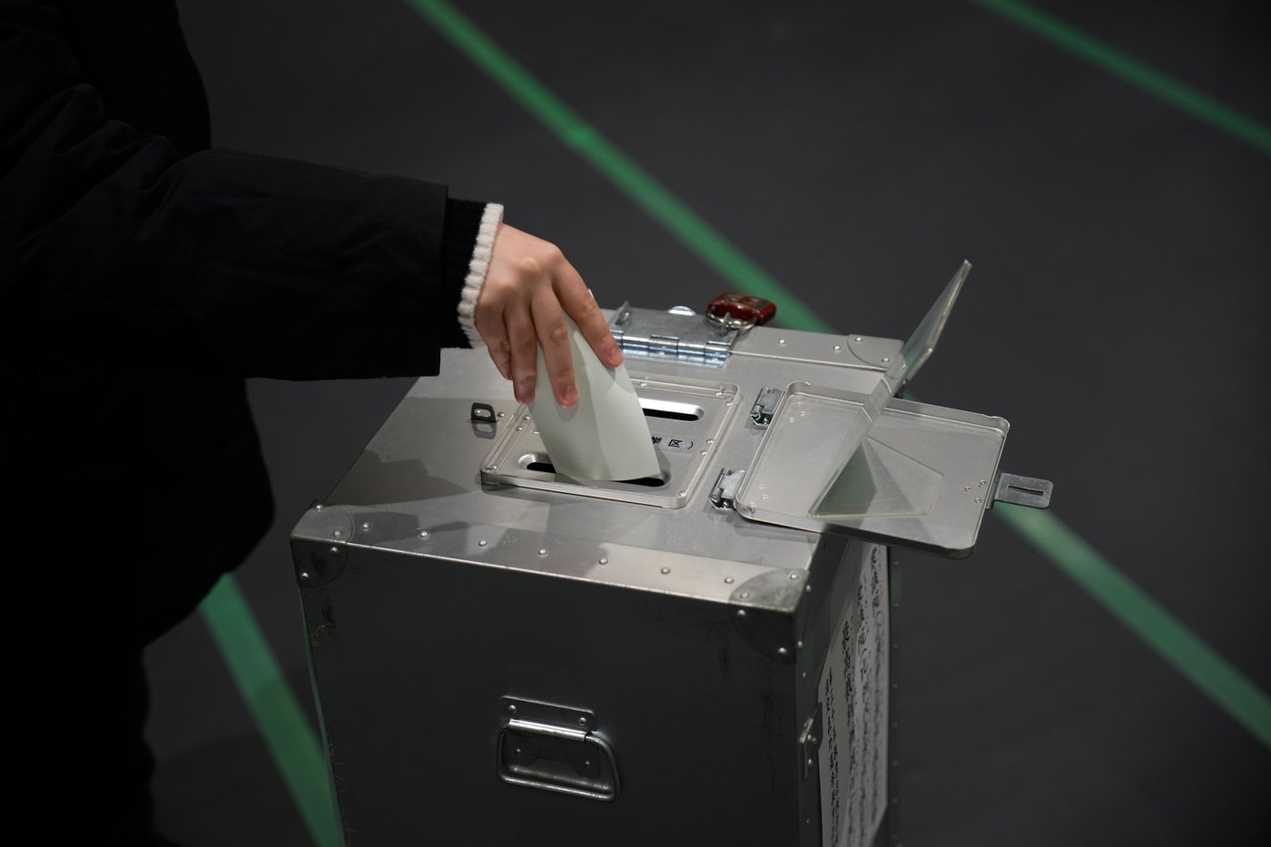 Exit poll shows Japan Premier Takaichi's ruling bloc on path to win a majority in lower house vote | iNFOnews.ca Exit poll shows Japan Premier Takaichi's ruling bloc on path to win a majority in lower house vote | iNFOnews.ca