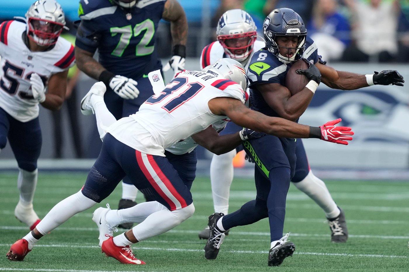 Rookie running back Price hopes to build on his NFL debut with the Seahawks | iNFOnews.ca