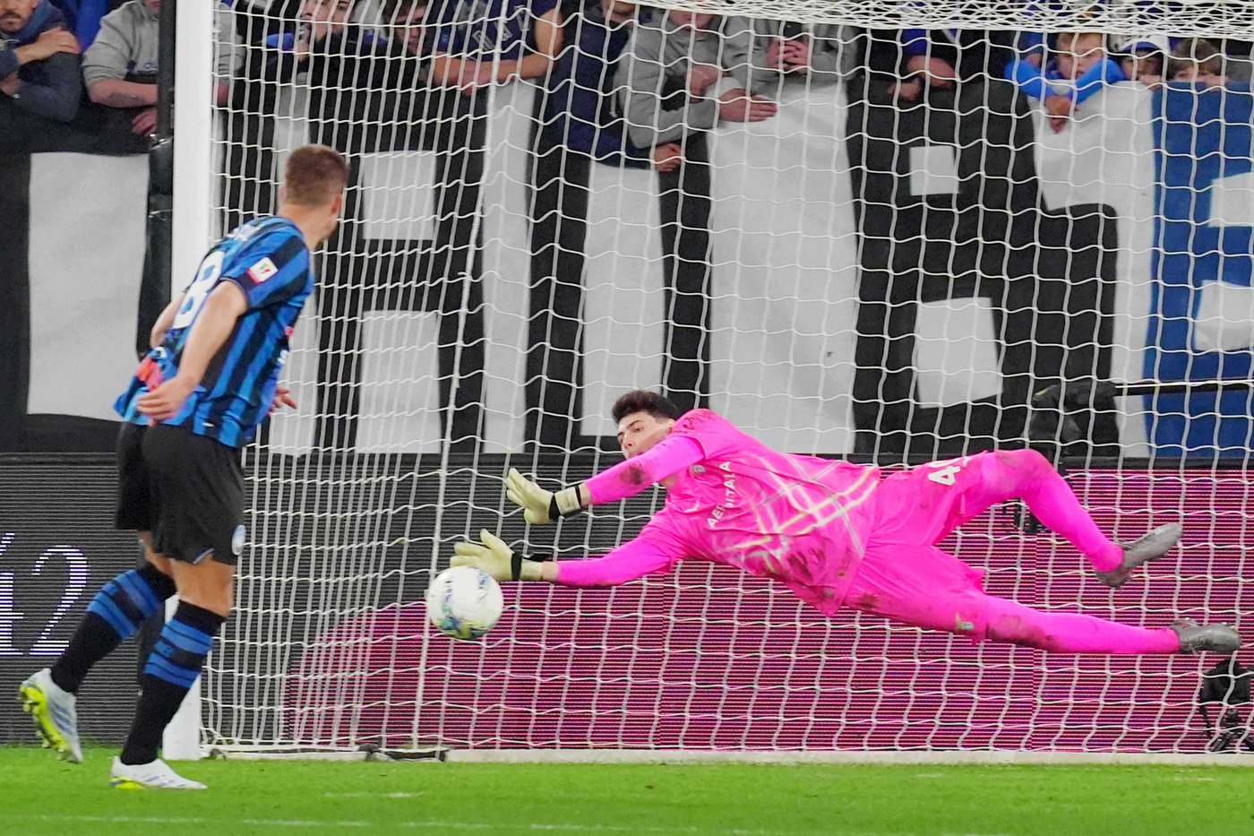 Motta saves 4 penalties in shootout win over Atalanta as Lazio reaches Italian Cup final | iNFOnews.ca
