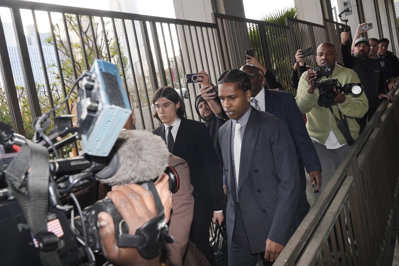 A$AP Rocky dives into Rihanna's arms as not guilty verdict is read at felony assault trial | iNFOnews.ca