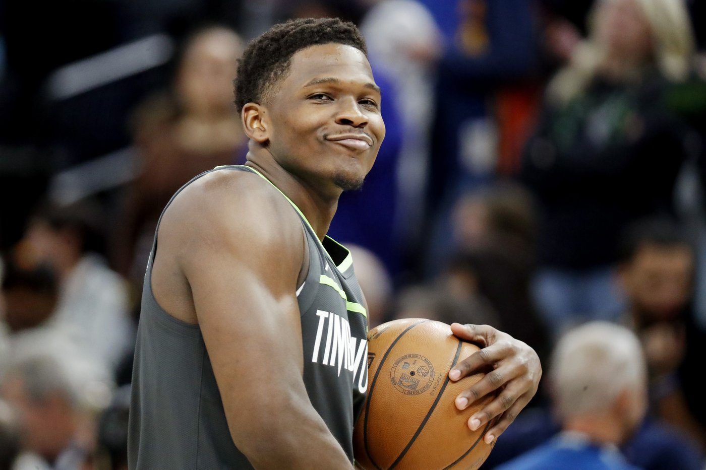 Curry scores 31, makes 7 3-pointers in Warriors' 113-103 win over Timberwolves | iNFOnews.ca