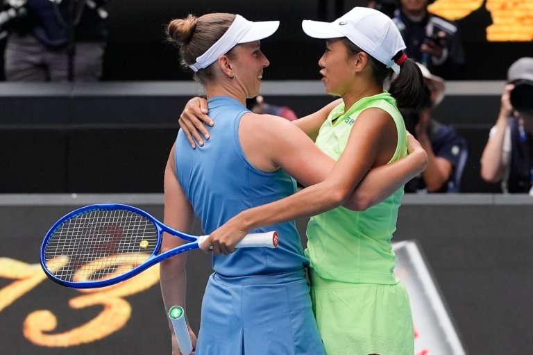 Elise Mertens and Zhang Shuai win the Australian Open women's doubles title | iNFOnews.ca