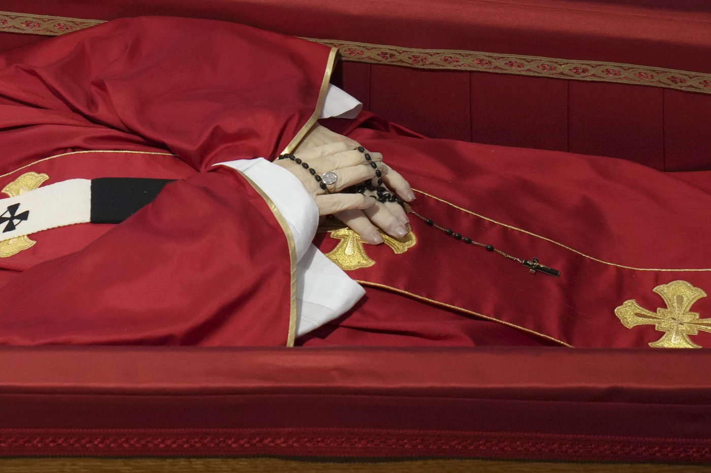PHOTO COLLECTION: Vatican Pope Francis Lying in State | iNFOnews.ca