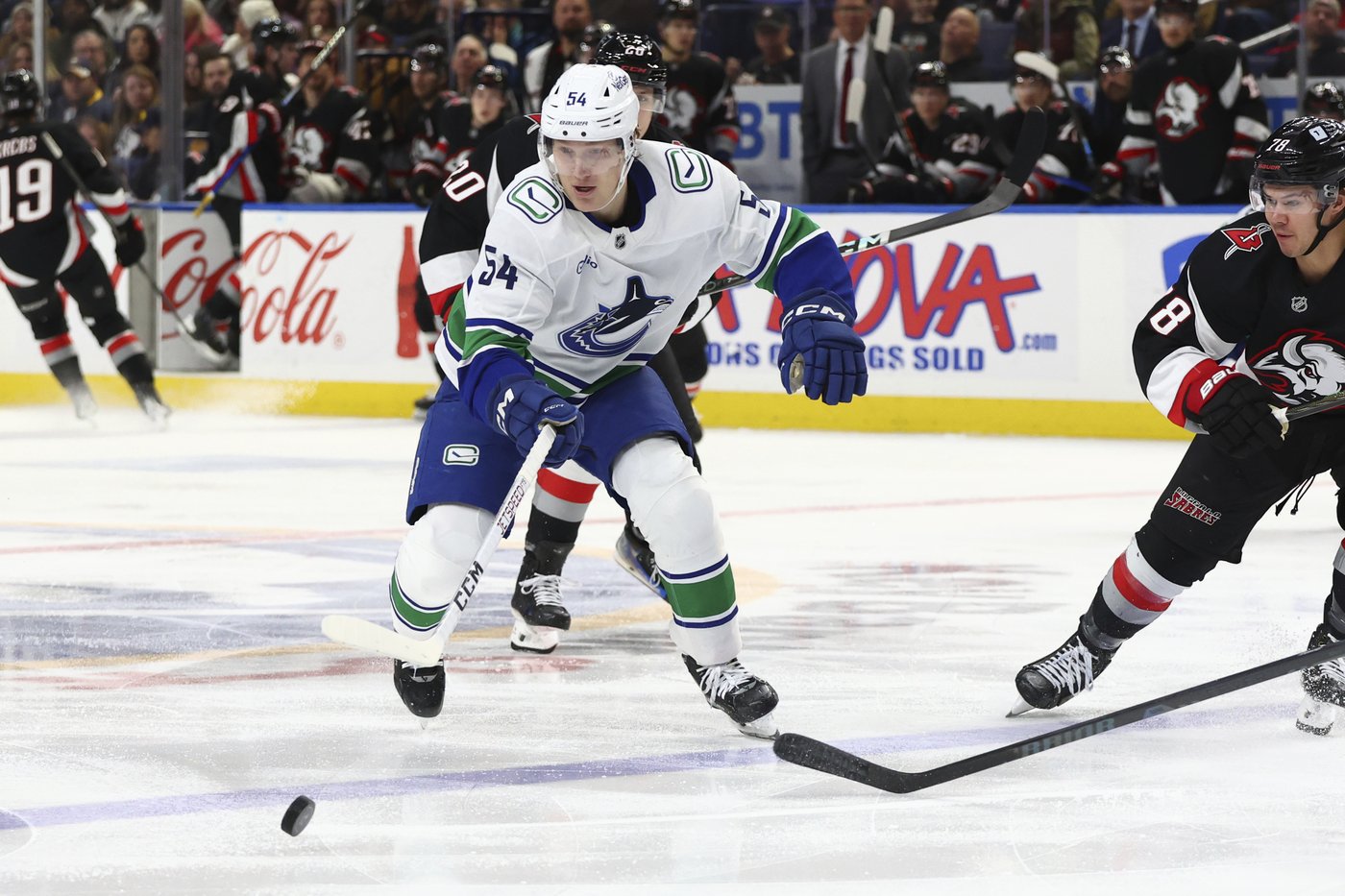 Conor Garland scores 2 including OT winner as Canucks rally to beat Sabres 4-3 | iNFOnews.ca