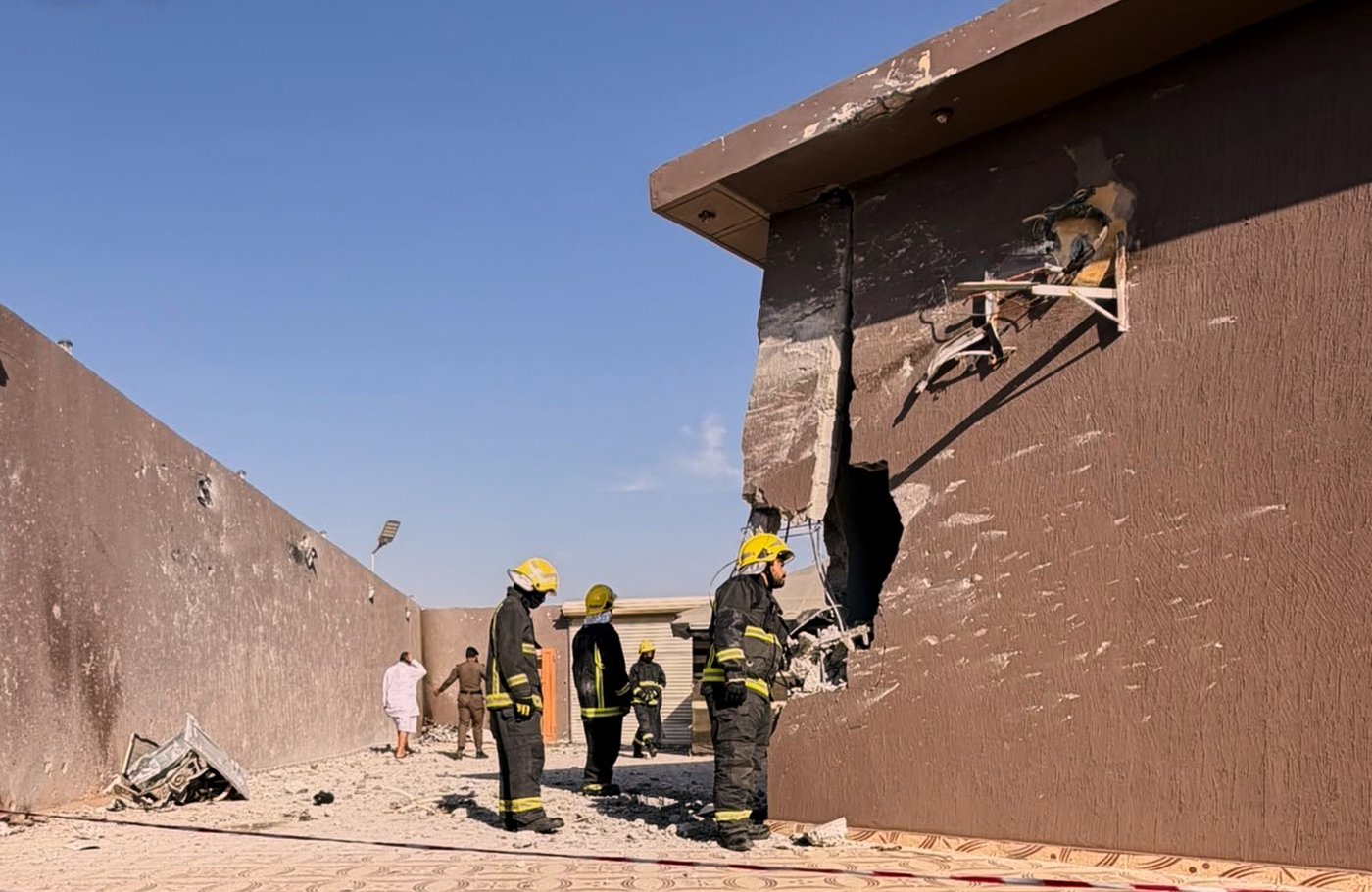 Saudi Arabia says debris from an intercepted Houthi drone killed 1, and other Mideast developments | iNFOnews.ca