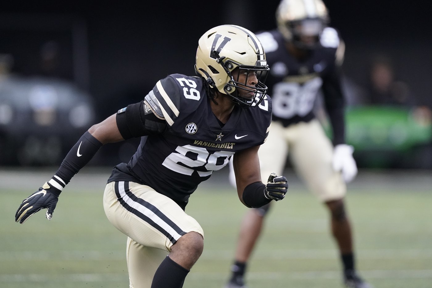 Vanderbilt edge rusher Capers taken to hospital for injury against Kentucky but returns to sideline | iNFOnews.ca Vanderbilt edge rusher Capers taken to hospital for injury against Kentucky but returns to sideline | iNFOnews.ca