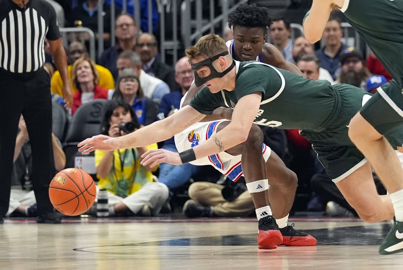 Bill Self becomes winningest coach in Kansas history, Jayhawks beat Michigan State 77-69 | iNFOnews.ca Bill Self becomes winningest coach in Kansas history, Jayhawks beat Michigan State 77-69 | iNFOnews.ca