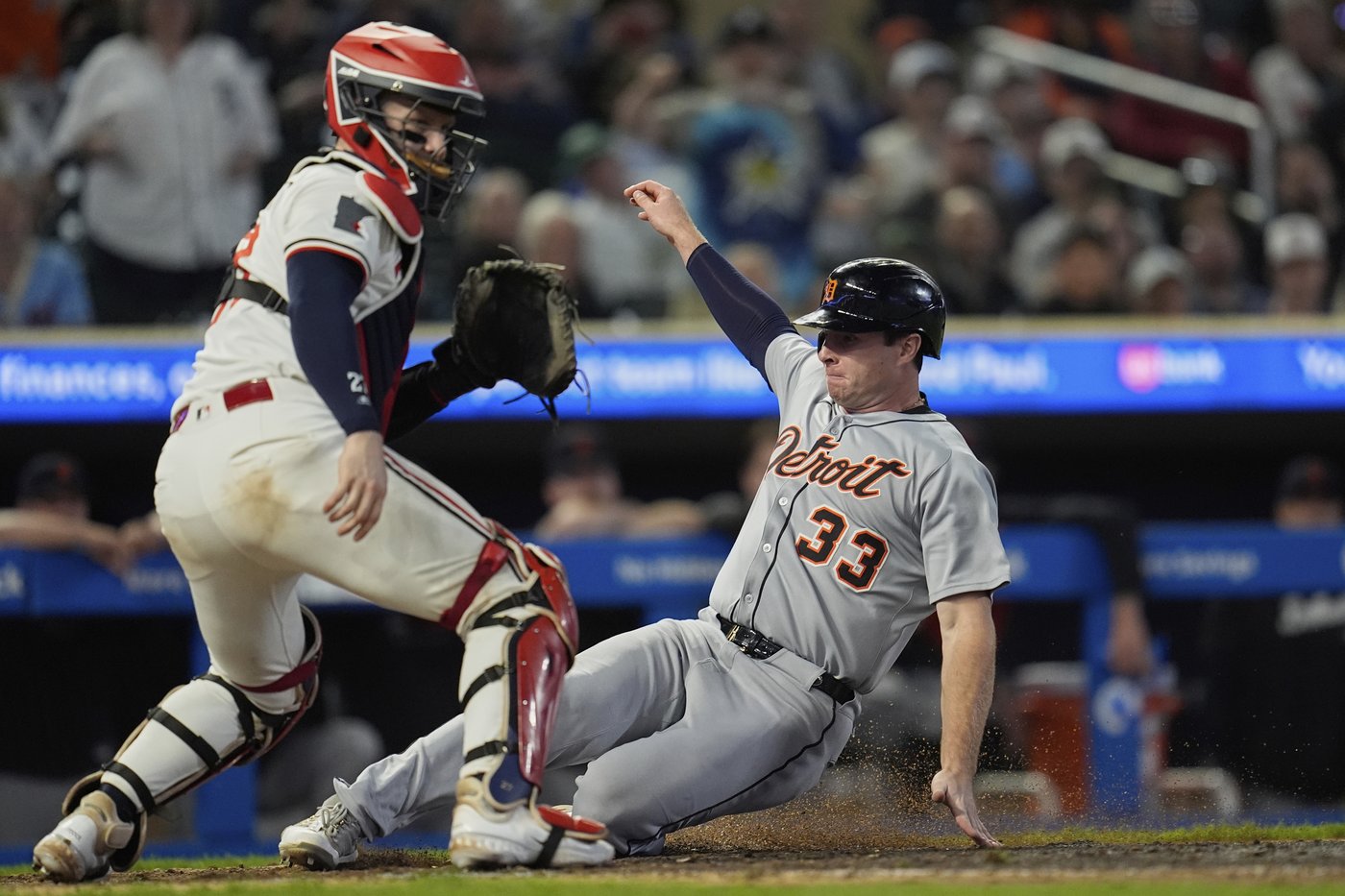 Keith scores on sacrifice fly in 11th, Tigers rally to top Twins 4-3 | iNFOnews.ca