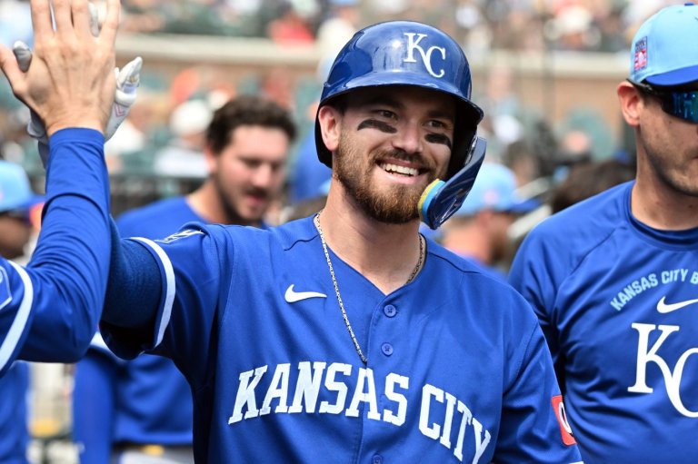 Nick Loftin and Salvador Perez hit late-inning home runs as Royals rally to beat Tigers 3-2 | iNFOnews.ca