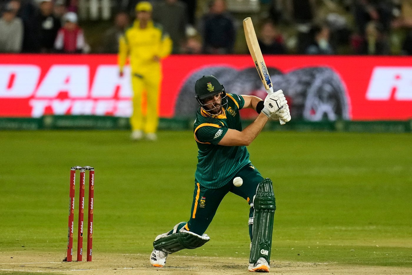 Australia denies South Africa clean sweep by winning rain-affected third ODI | iNFOnews.ca