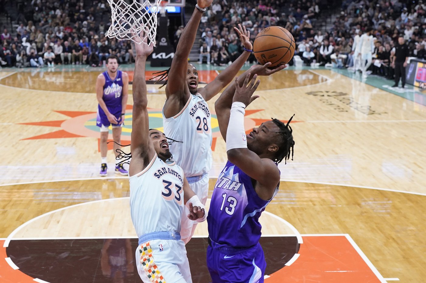 Spurs rally to top Jazz 126-118 for 2nd straight victory without injured Wembanyama | iNFOnews.ca