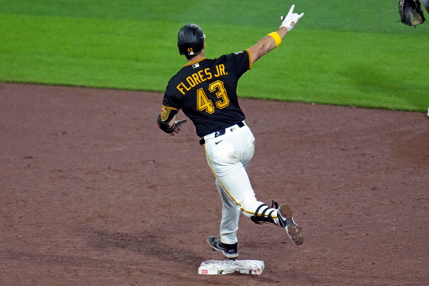 Christian Yelich's 2-run double rallies NL Central champion Brewers to 5-4 win over Pirates | iNFOnews.ca Christian Yelich's 2-run double rallies NL Central champion Brewers to 5-4 win over Pirates | iNFOnews.ca