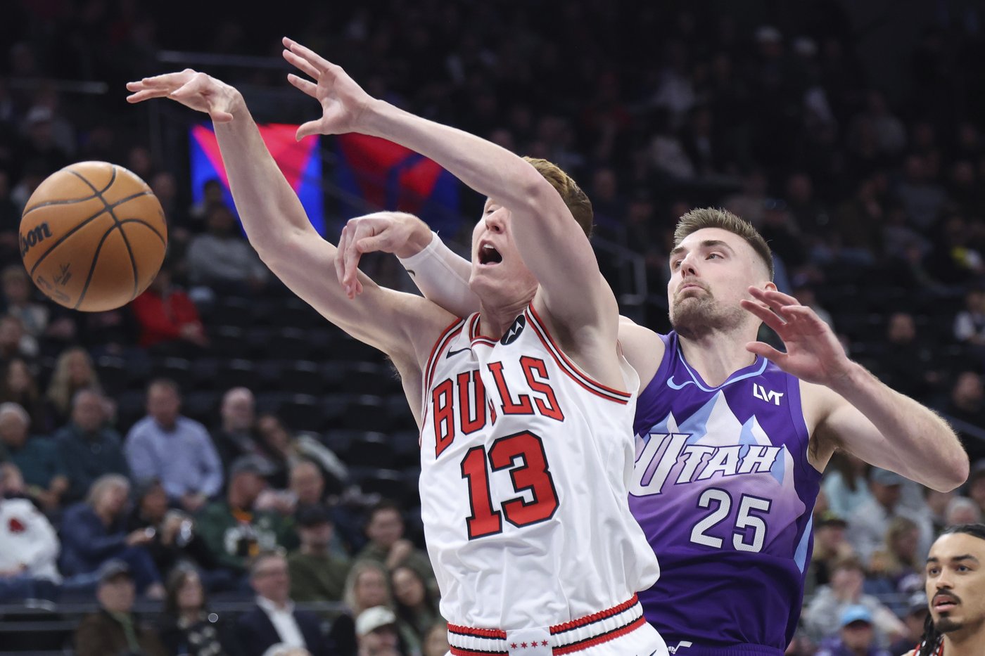 Coby White's 26 points leads balanced scoring effort as Bulls deal Jazz 10th straight loss, 111-97 | iNFOnews.ca