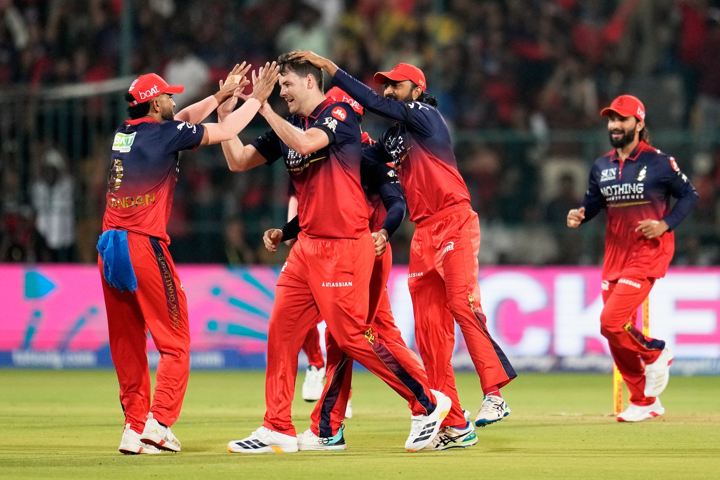 Kohli gets Bengaluru off to winning start in IPL title defense with 6-wicket victory over Hyderabad | iNFOnews.ca