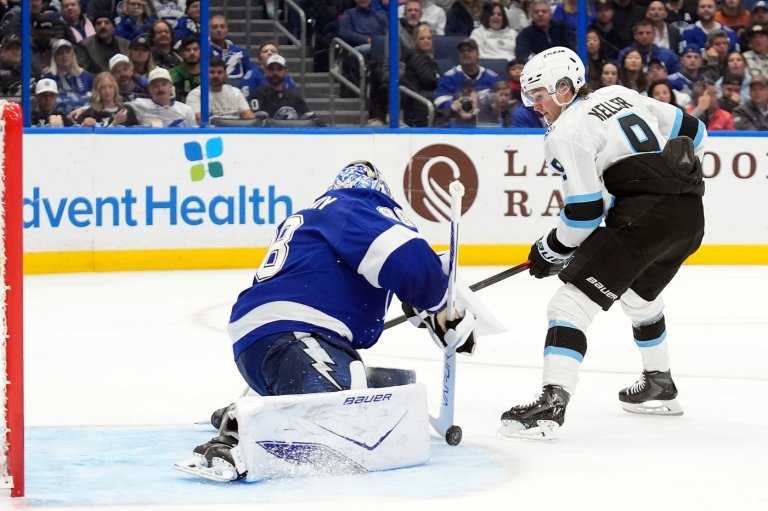 NHL roundup: Vasilevskiy makes 28 saves as Lightning blank Mammoth 2-0 | iNFOnews.ca