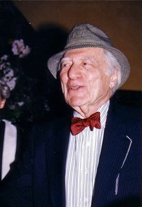 Stanley Kauffmann, longtime film critic, author and editor, dead at 97 | iNFOnews.ca