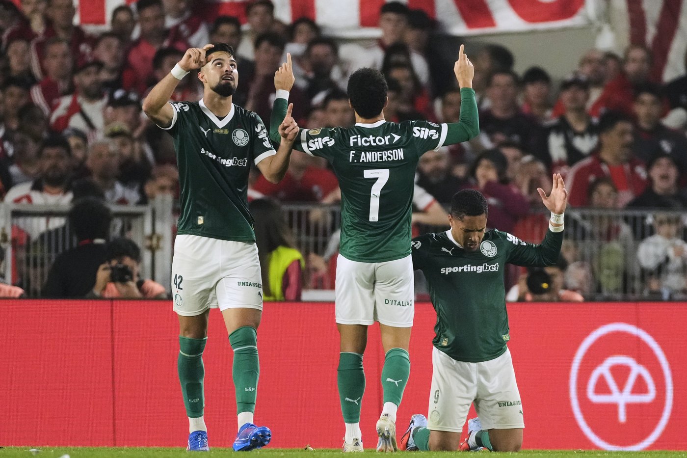 Palmeiras beats River Plate 2-1 in Copa Libertadores quarterfinal 1st leg | iNFOnews.ca
