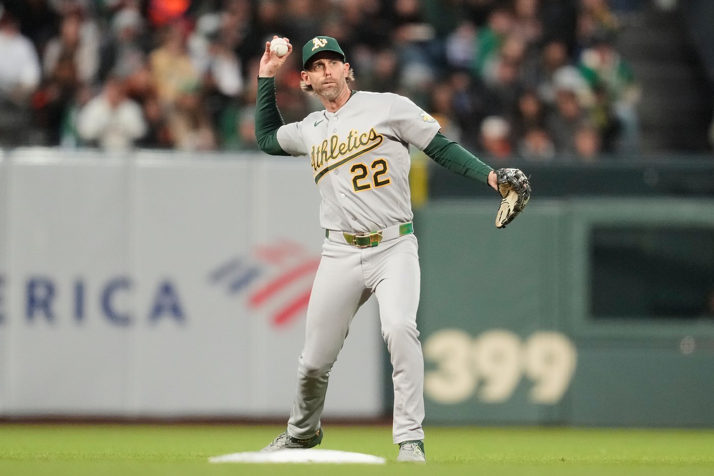 Devers, Bericoto homer in ninth inning, Giants rally past A's 2-1 | iNFOnews.ca