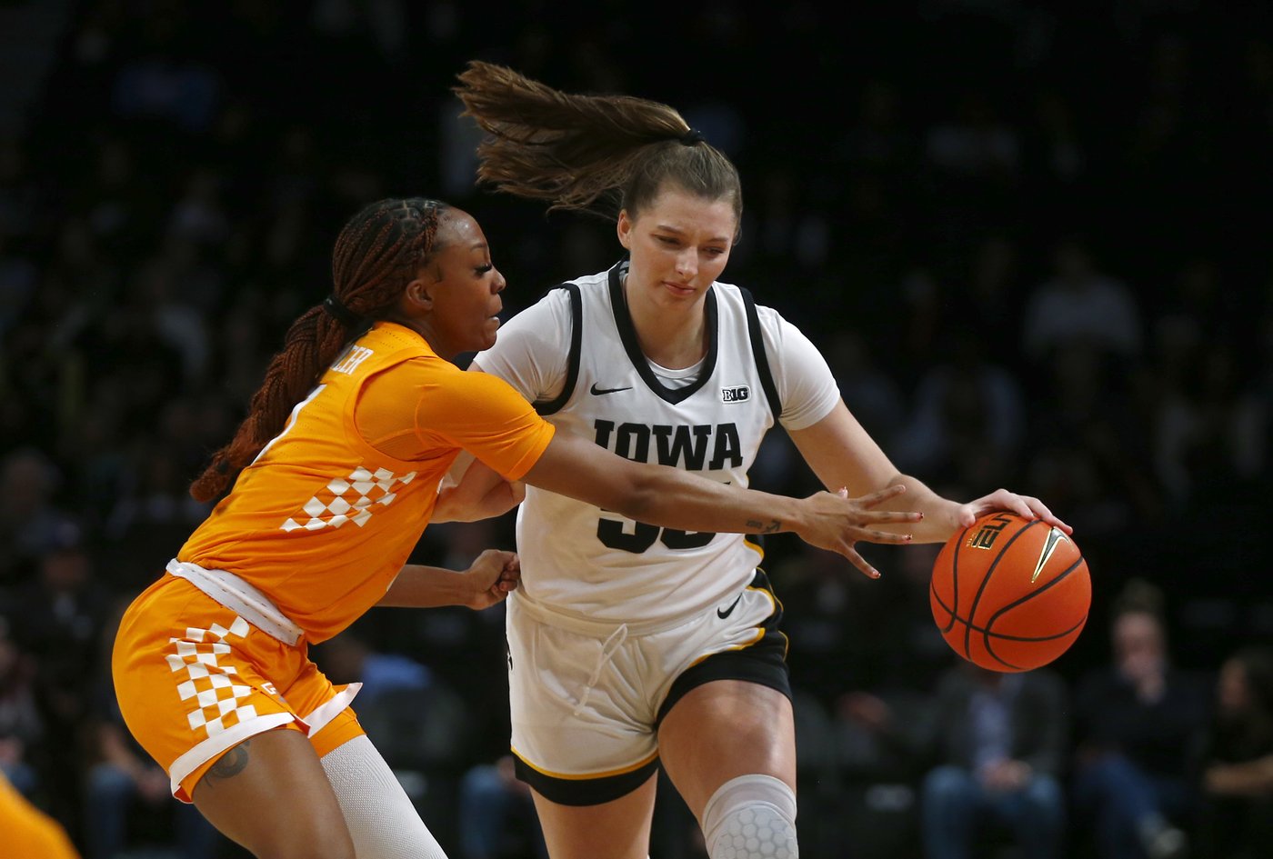 Tennessee uses late run to beat No. 17 Iowa 78-68 in inaugural Women's Champions Classic | iNFOnews.ca