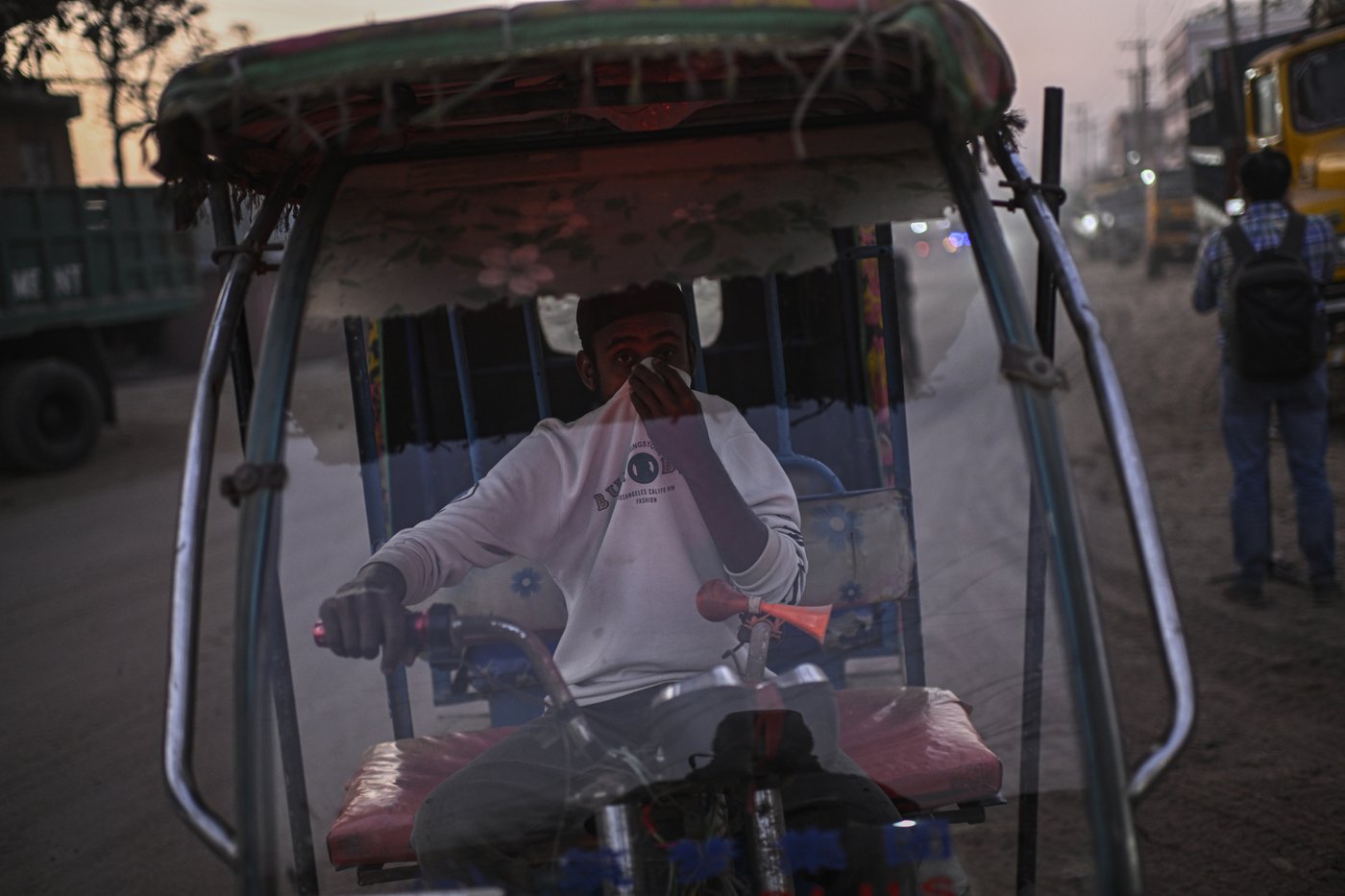 Nearly everyone in the world breathes bad air. This is what you can do to lower your risk | iNFOnews.ca Nearly everyone in the world breathes bad air. This is what you can do to lower your risk | iNFOnews.ca
