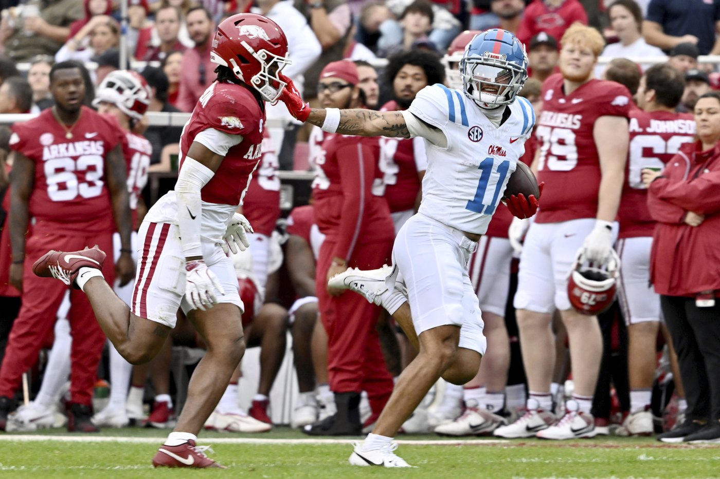 Dart's 515 yards, six touchdowns lead No. 19 Ole Miss in 63-31 win over Arkansas | iNFOnews.ca Dart's 515 yards, six touchdowns lead No. 19 Ole Miss in 63-31 win over Arkansas | iNFOnews.ca