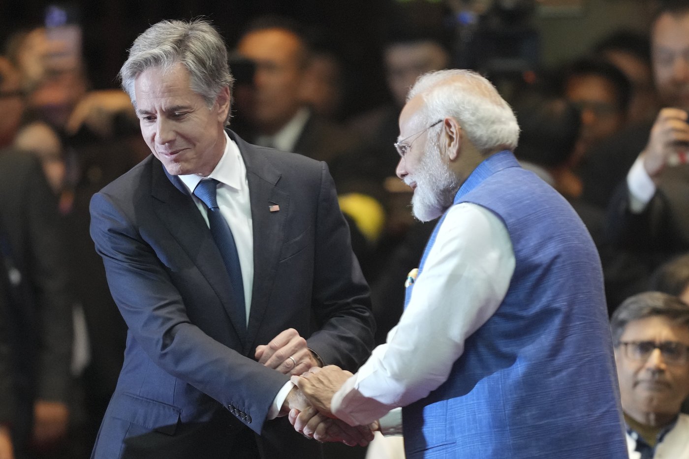 Blinken tells ASEAN the US is worried about China's 'dangerous' actions in disputed sea | iNFOnews.ca