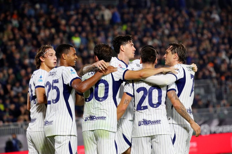 Late own goals help Inter Milan beat Venezia 2-0 in Serie A while AC Milan loses 4-2 | iNFOnews.ca