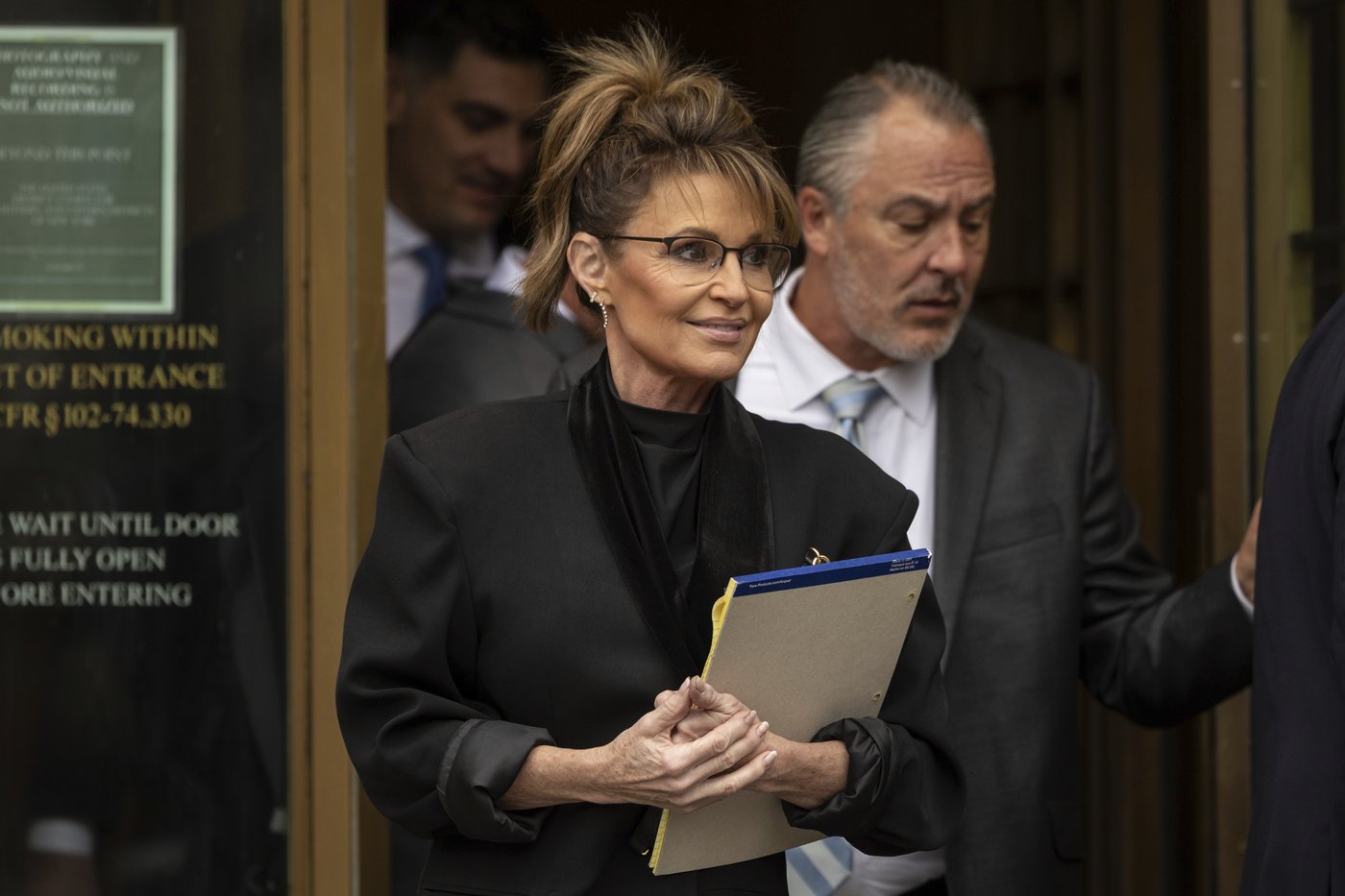 Ex-New York Times editorial page editor apologizes to Sarah Palin at defamation trial | iNFOnews.ca