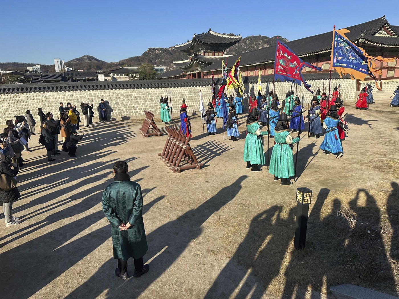 Zealous tourists are unfazed by South Korea's sudden martial law turmoil | iNFOnews.ca Zealous tourists are unfazed by South Korea's sudden martial law turmoil | iNFOnews.ca