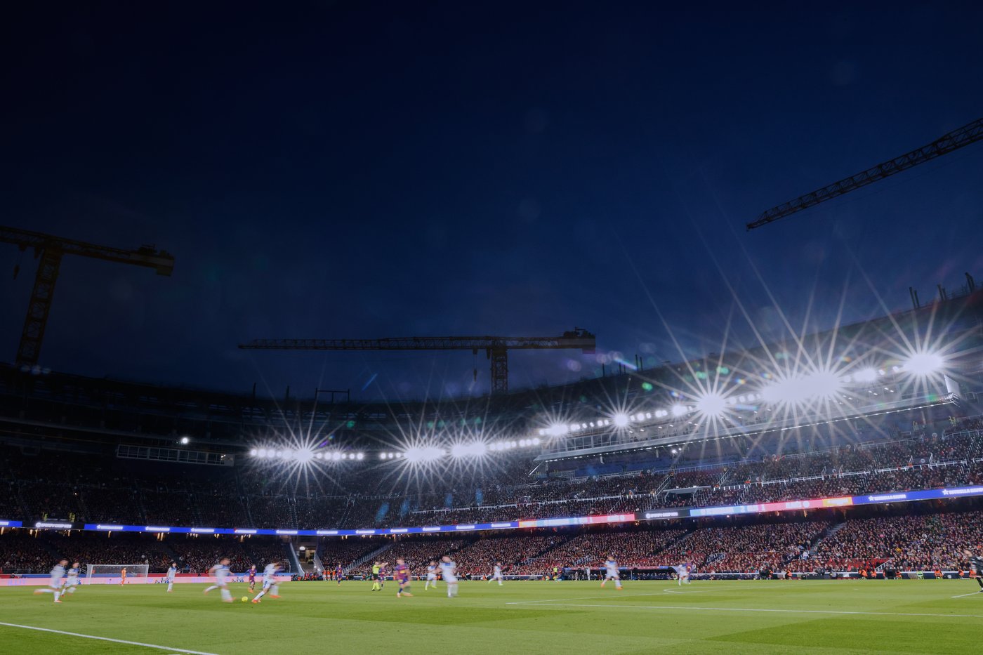 Thousands of Barcelona ticket holders have trouble entering new Camp Nou | iNFOnews.ca