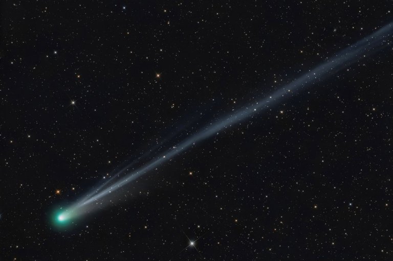 2 green comets shine bright. How to spot them in the night sky | iNFOnews.ca