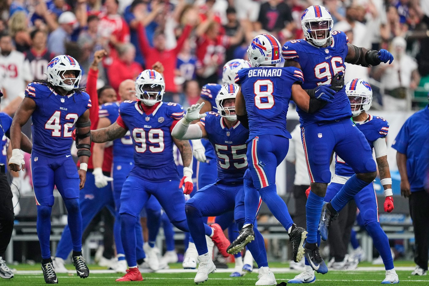Bills open season in familiar fashion with Josh Allen still patching over defensive deficiencies | iNFOnews.ca
