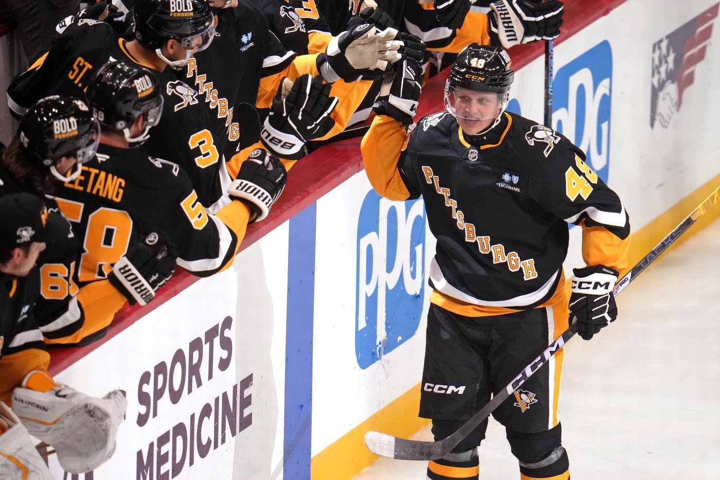 Marc-Andre Fleury stops 26 to lead Wild past Penguins 5-3 | iNFOnews.ca Marc-Andre Fleury stops 26 to lead Wild past Penguins 5-3 | iNFOnews.ca