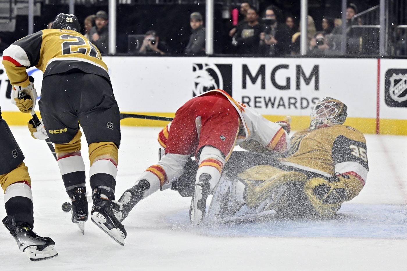 Samsonov stops 31 shots as Golden Knights earn sixth straight win, 3-0 over the Flames | iNFOnews.ca Samsonov stops 31 shots as Golden Knights earn sixth straight win, 3-0 over the Flames | iNFOnews.ca