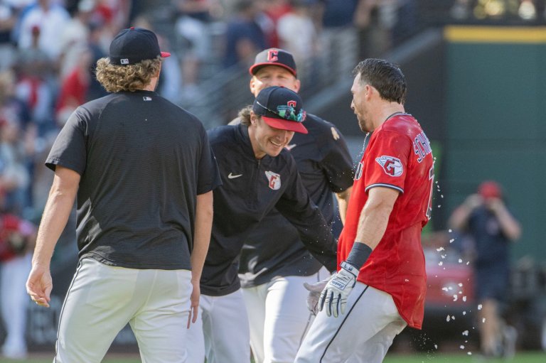 Daniel Schneemann's hit in 10th gives Guardians 3-2 win, their third walk-off over Tigers in series | iNFOnews.ca
