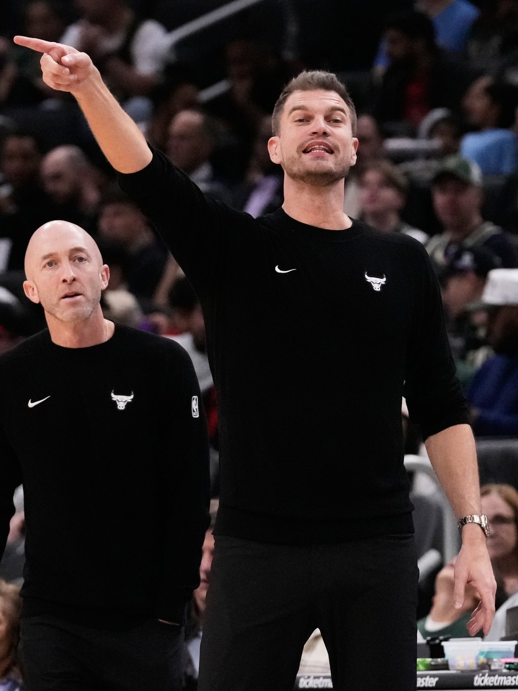 Powell scores 25 points to help the Bulls hold off the Bucks, 132-125 | iNFOnews.ca