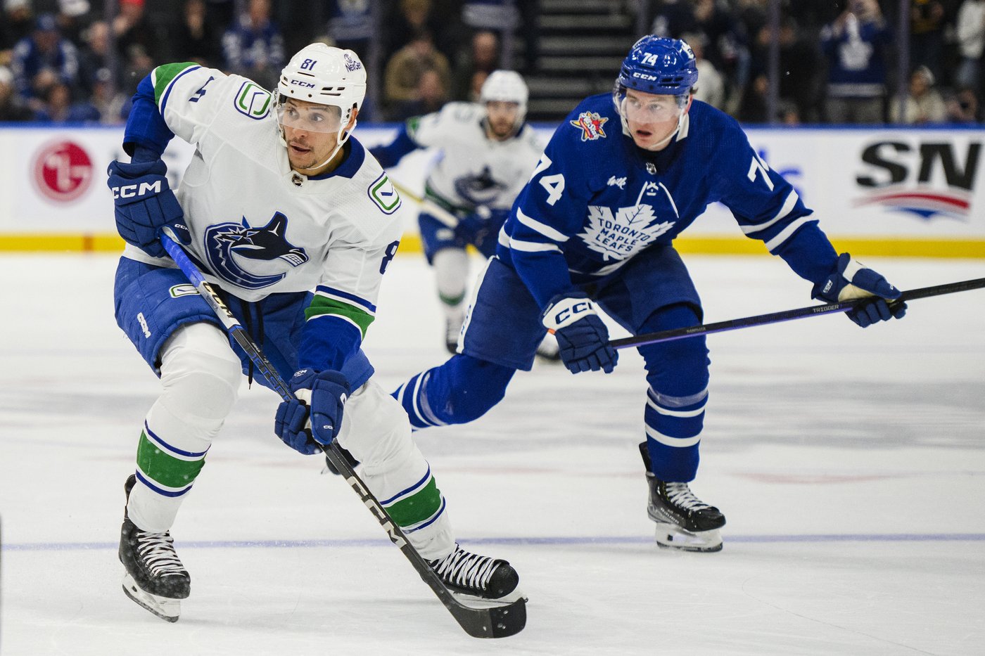Maple Leafs acquire forward Dakota Joshua from Canucks for 2028 fourth-round pick | iNFOnews.ca Maple Leafs acquire forward Dakota Joshua from Canucks for 2028 fourth-round pick | iNFOnews.ca
