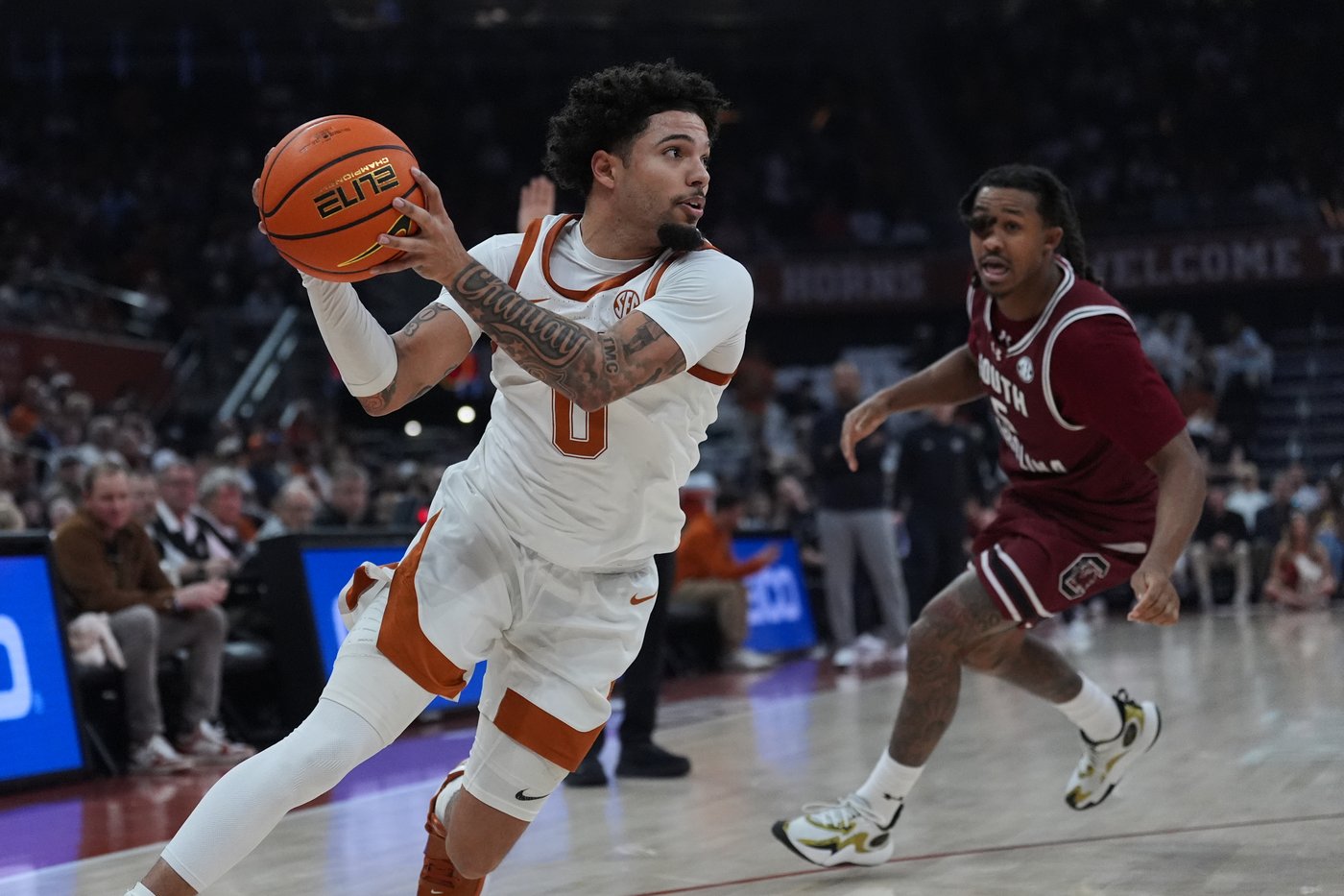 Texas beats South Carolina behind Swain's 22 points, 10 rebounds | iNFOnews.ca