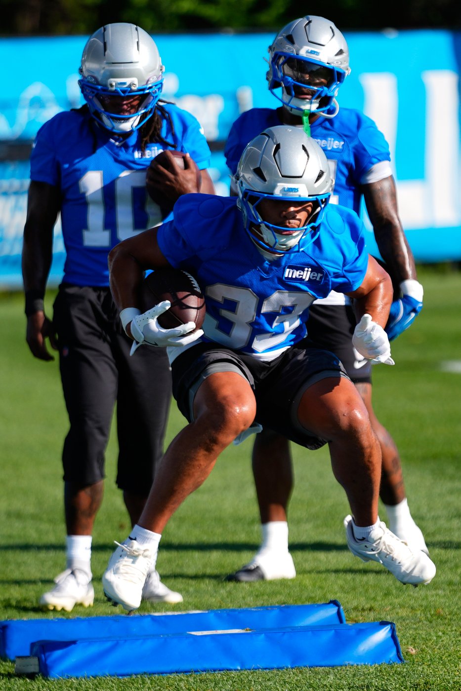 Pacheco provides 'Pop' in the Lions' backfield while awaiting Gibbs' return | iNFOnews.ca Pacheco provides 'Pop' in the Lions' backfield while awaiting Gibbs' return | iNFOnews.ca