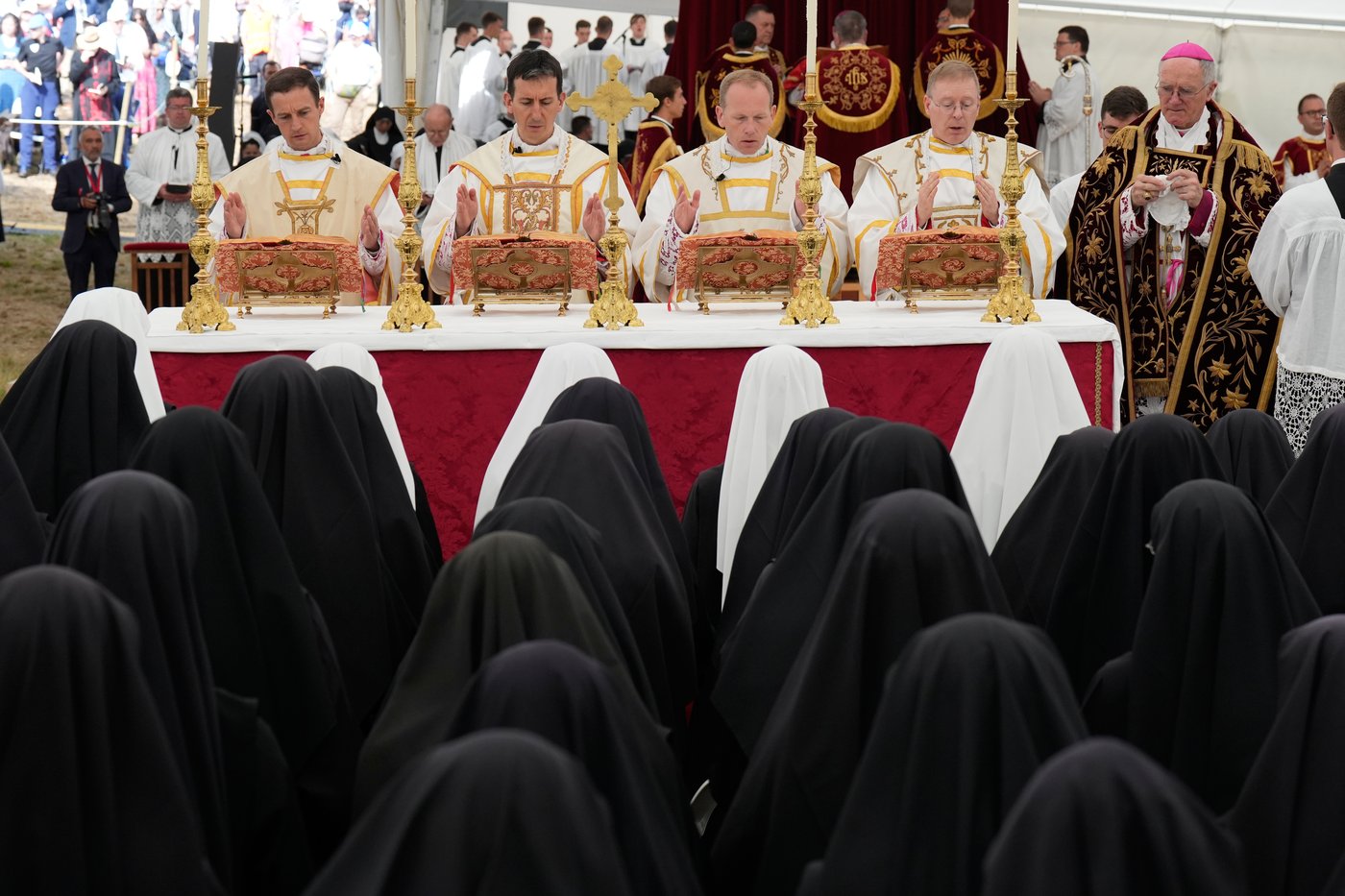 What to know about the schism by traditionalist Catholics who defied Pope Leo XIV | iNFOnews.ca