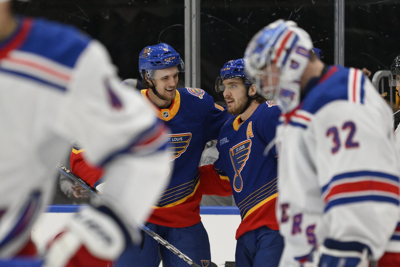 Thomas, Hofer spark the Blues to a 3-2 victory over the Rangers | iNFOnews.ca