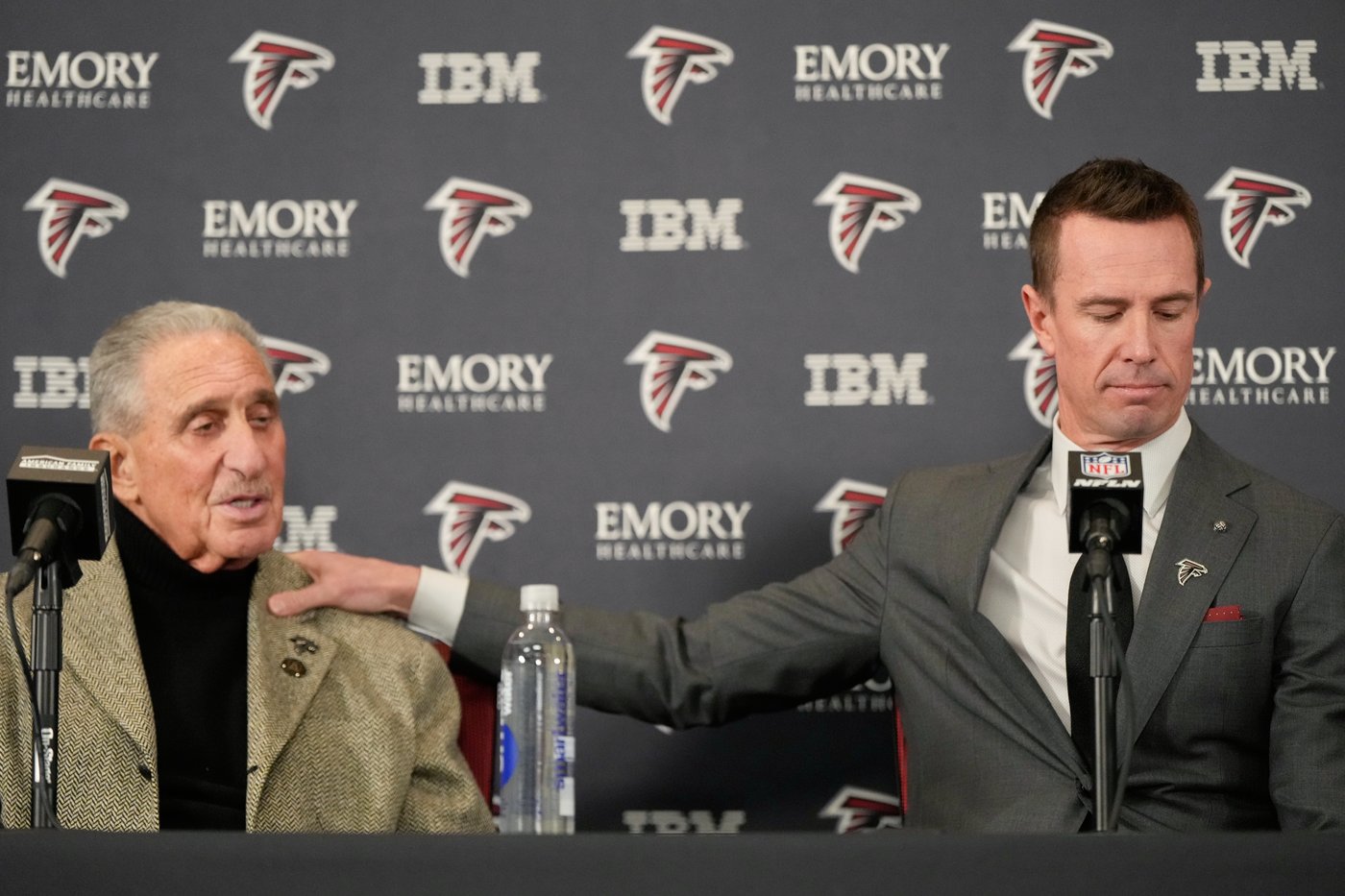 Improved pass rush helps Falcons defensive coordinator Ulbrich stay on new coach Stefanski's staff | iNFOnews.ca