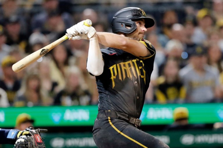 Cruz hits 2-run HR, Chandler gives up 1 run in 6 innings, Pirates beat Rays 5-1 | iNFOnews.ca