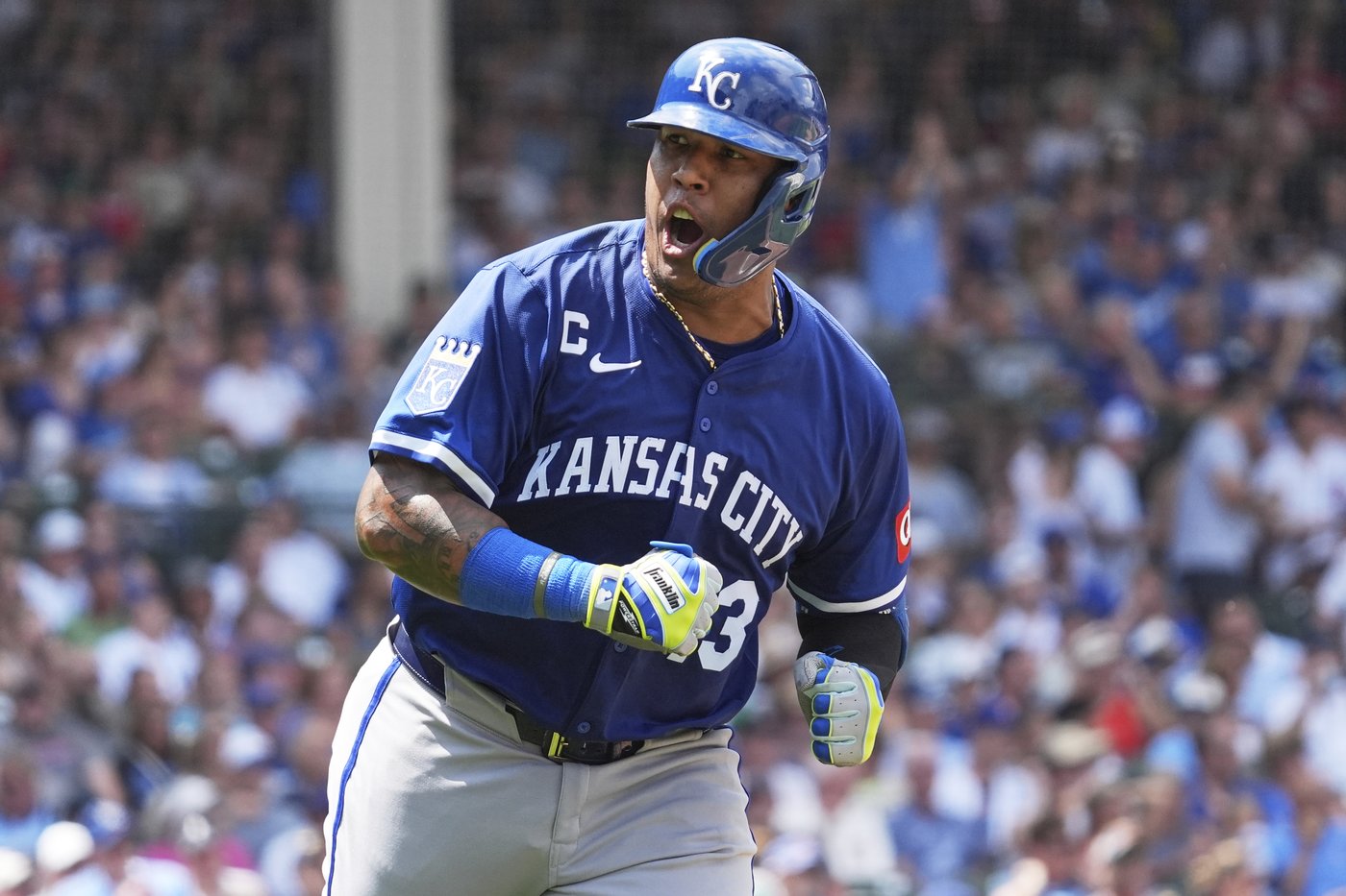 Vinnie Pasquantino hits two of Royals' four homers, Kansas City tops Cubs 8-4 | iNFOnews.ca Vinnie Pasquantino hits two of Royals' four homers, Kansas City tops Cubs 8-4 | iNFOnews.ca